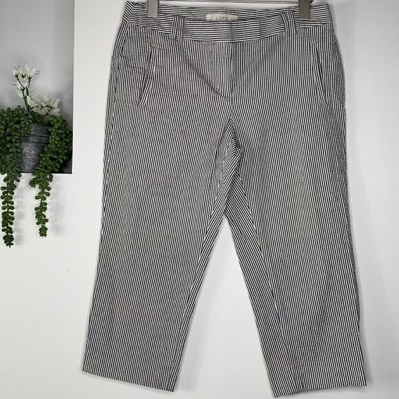 Loft Seersucker‎ Cropped Stripe Capri Pants Navy 8P - Picture 1 of 11